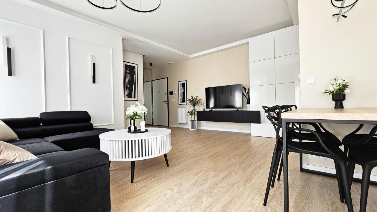 Wietrznia: Terrace, Garden, And Parking In Prestigious Nature Reserve Area
